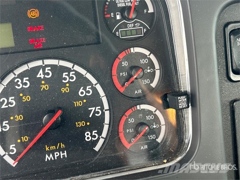 Freightliner M2 106 Cabins and interior