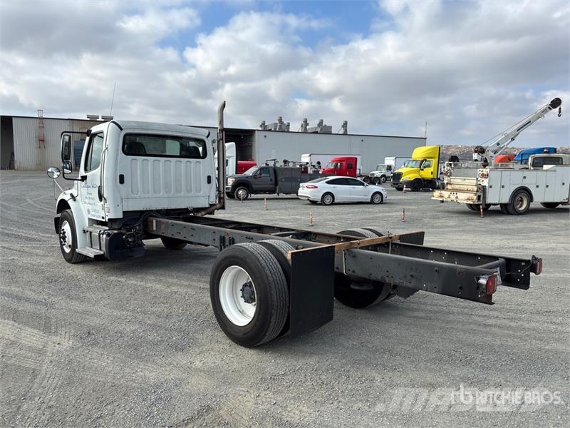Freightliner M2 106 캐빈 및 인테리어