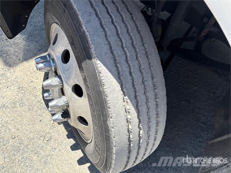 Freightliner M2 106 Recovery vehicles