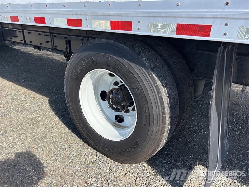 Freightliner M2 106 Isotermos y frigoríficos