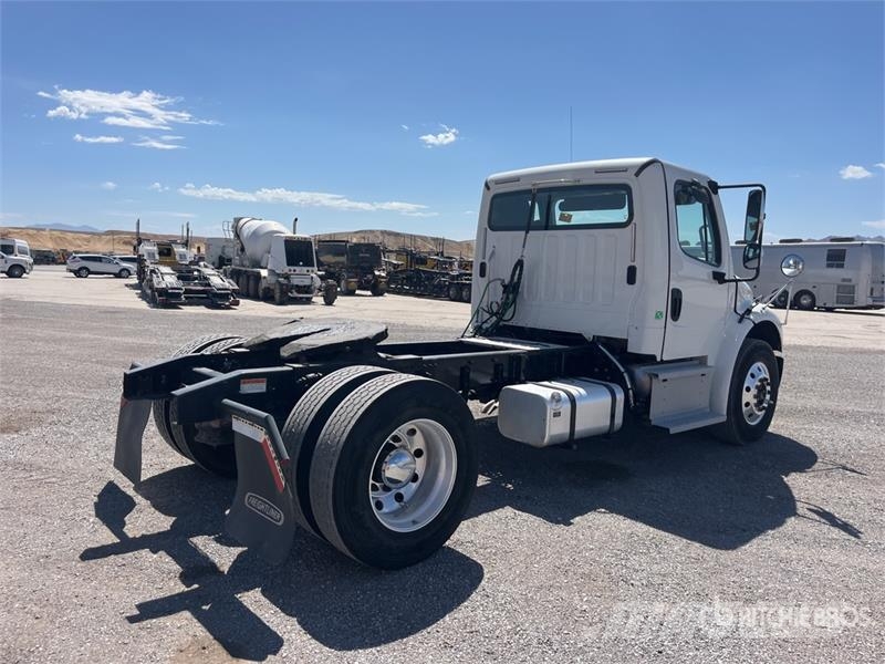 Freightliner M2 106 Tracteur routier