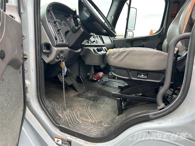 Freightliner M2 106 Kühlkoffer