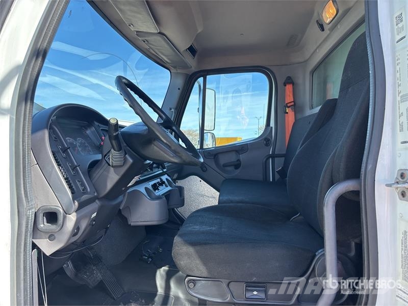 Freightliner M2 106 Isotermos y frigoríficos