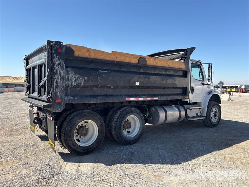 Freightliner M2 106 شاحنات قلابة