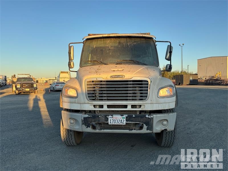 Freightliner M2 106 Kipper