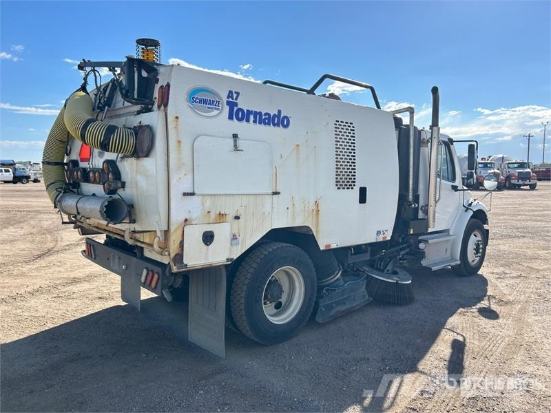 Freightliner M2 106 Pometalni stroji
