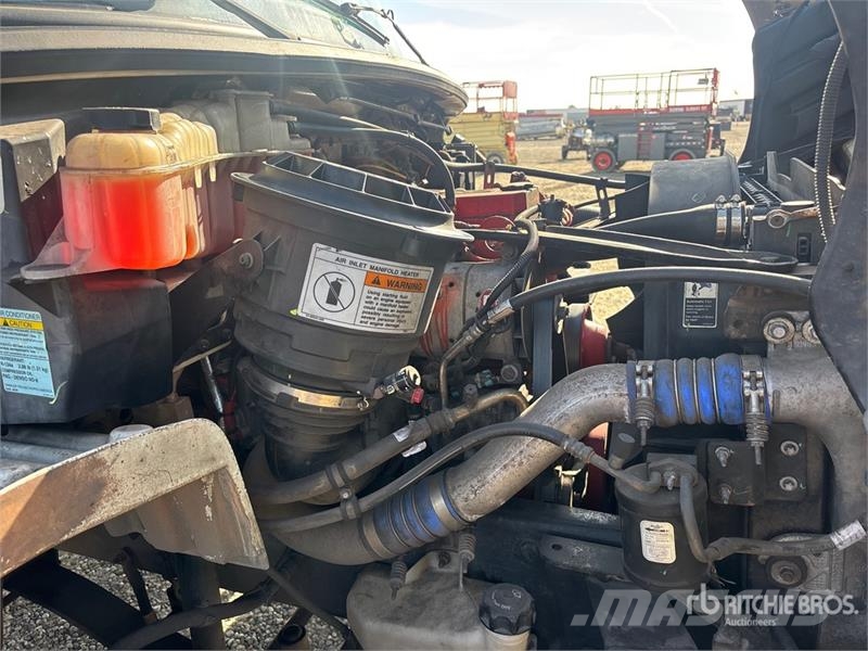 Freightliner M2 106 Kravas automašīnas - refrižeratori