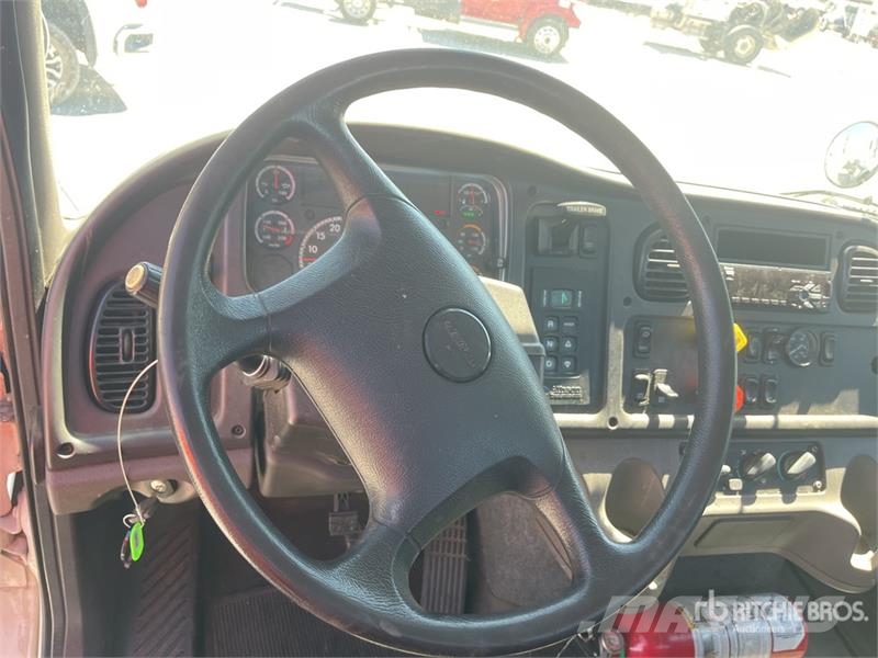Freightliner M2 106 Tracteur routier
