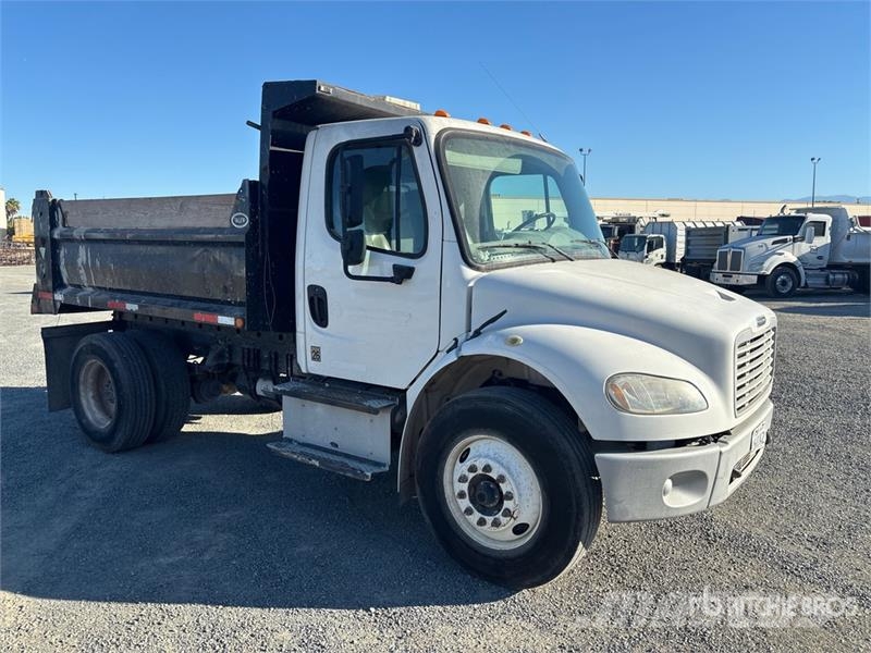 Freightliner M2 106 Kiper tovornjaki