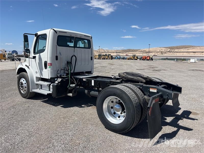Freightliner M2 106 Tracteur routier