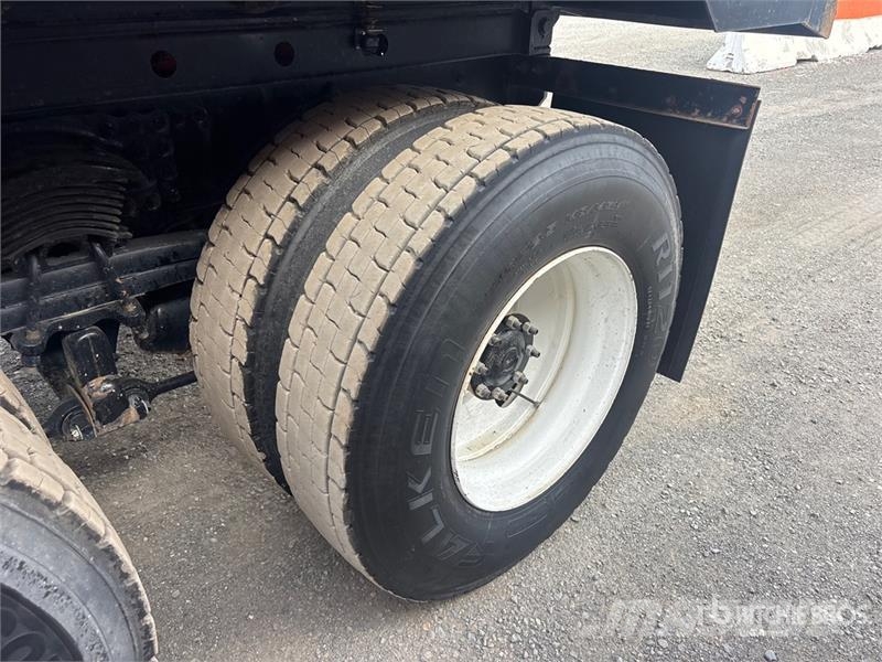 Freightliner M2 106 شاحنات قلابة