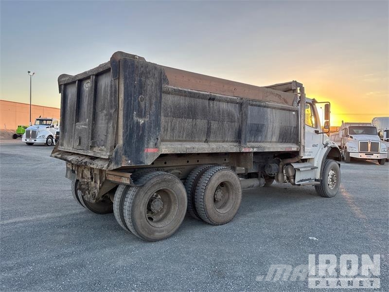 Freightliner M2 106 Kipper