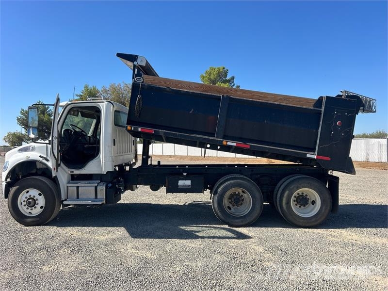 Freightliner M2 106 شاحنات قلابة