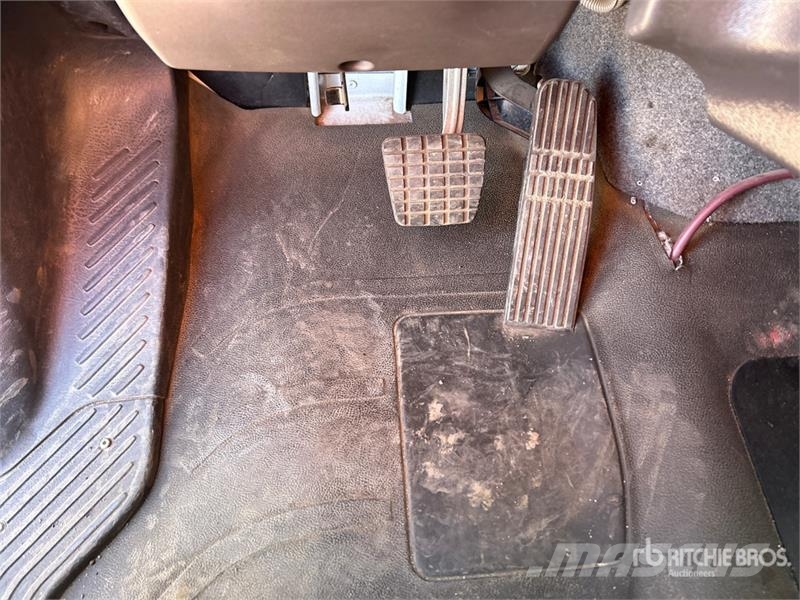 Freightliner M2 106 Pometalni stroji