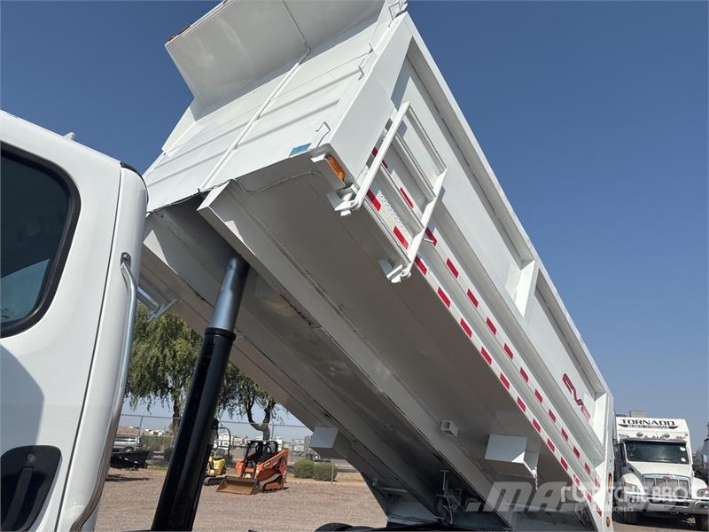 Freightliner M2 106 Kiper tovornjaki