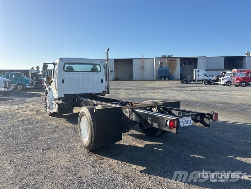 Freightliner M2 106 Cabinas