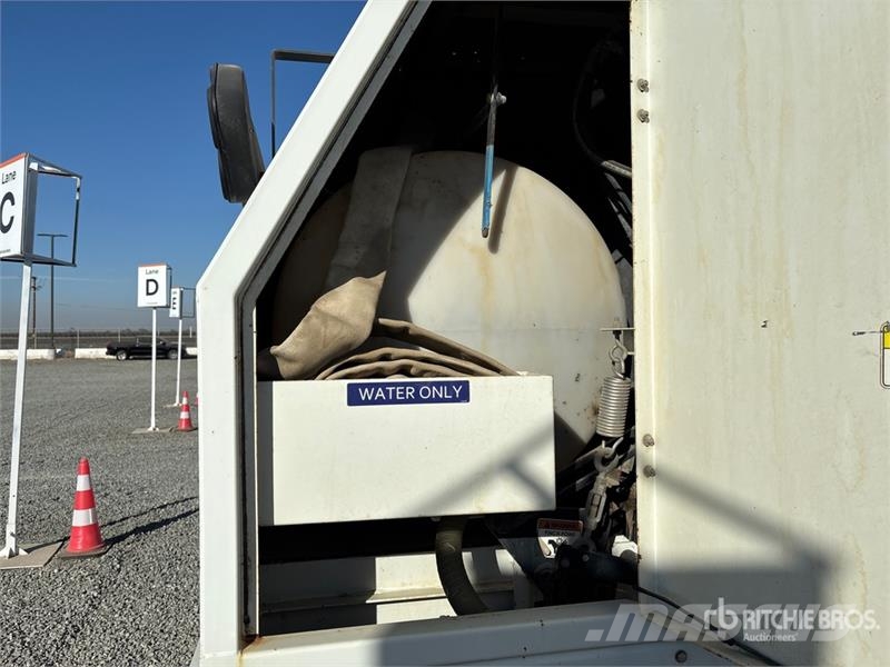 Freightliner M2 106 Pometalni stroji