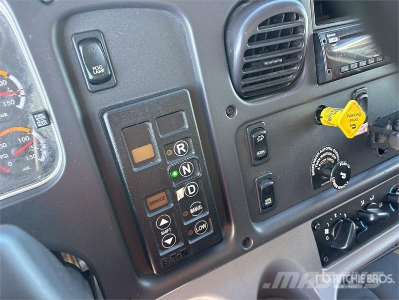 Freightliner M2 106 Isotermos y frigoríficos
