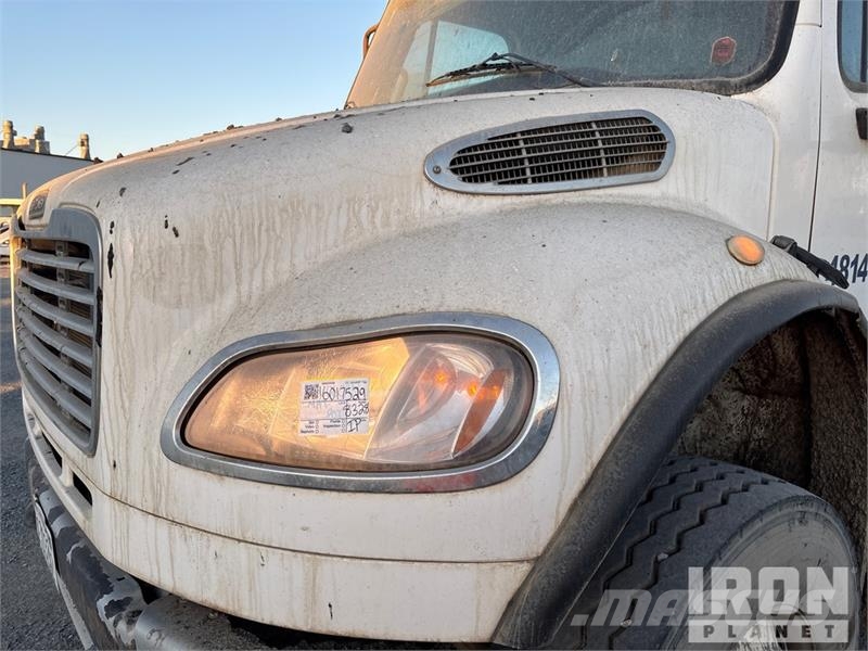 Freightliner M2 106 Kipper
