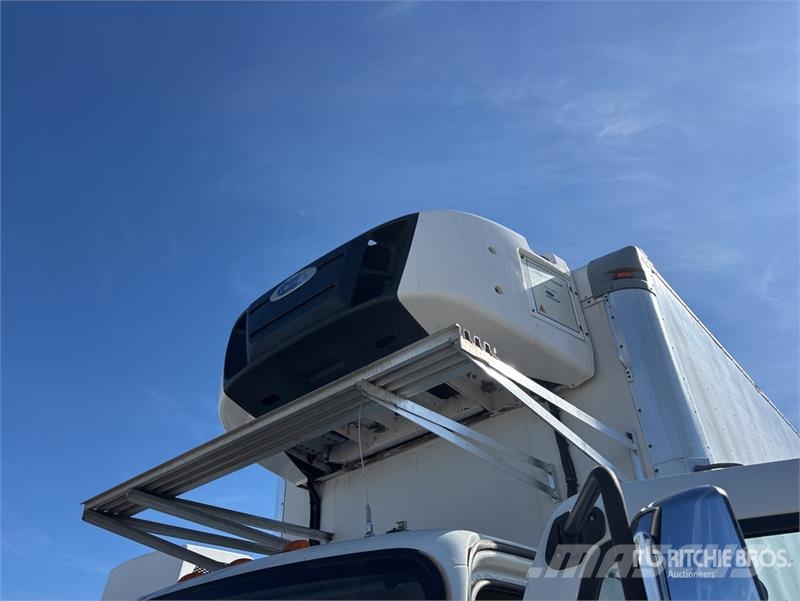 Freightliner M2 106 Isotermos y frigoríficos