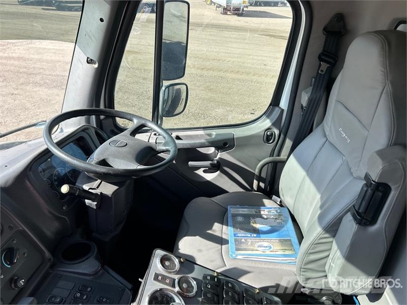 Freightliner M2 106 Pometalni stroji