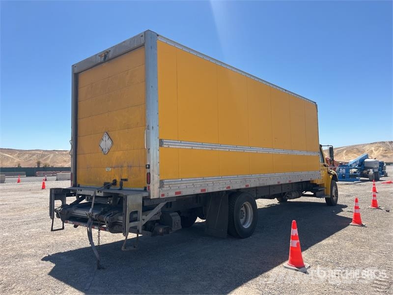 Freightliner M2 106 Camion Fourgon