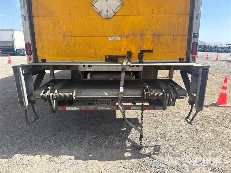 Freightliner M2 106 Camion Fourgon