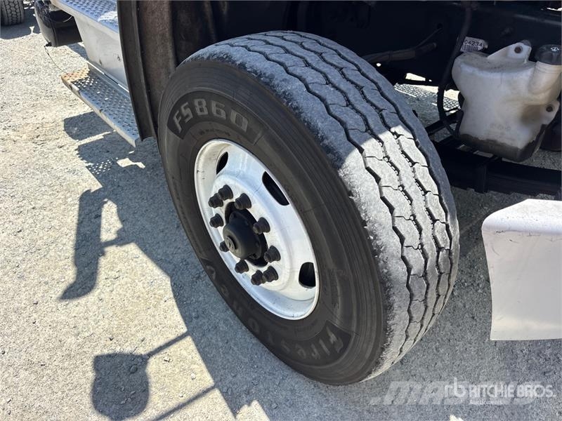 Freightliner M2 106 Cabinas