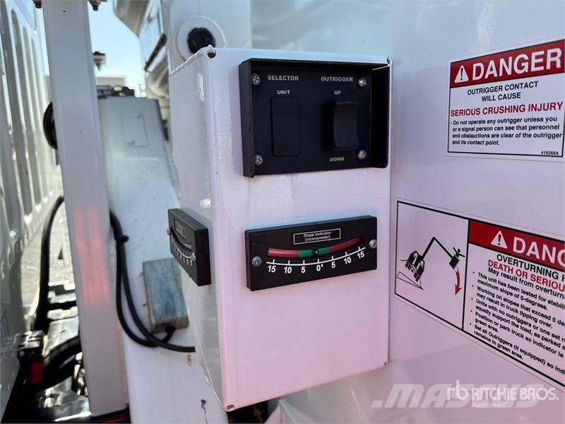 Freightliner M2 106 Εναέριες πλατφόρμες τοποθετημένες σε φορτηγό