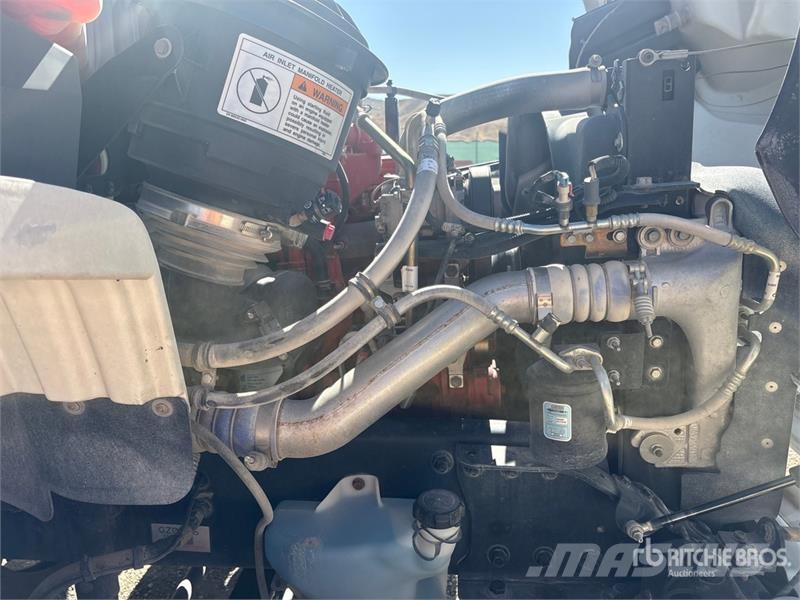 Freightliner M2 106 شاحنات قلابة