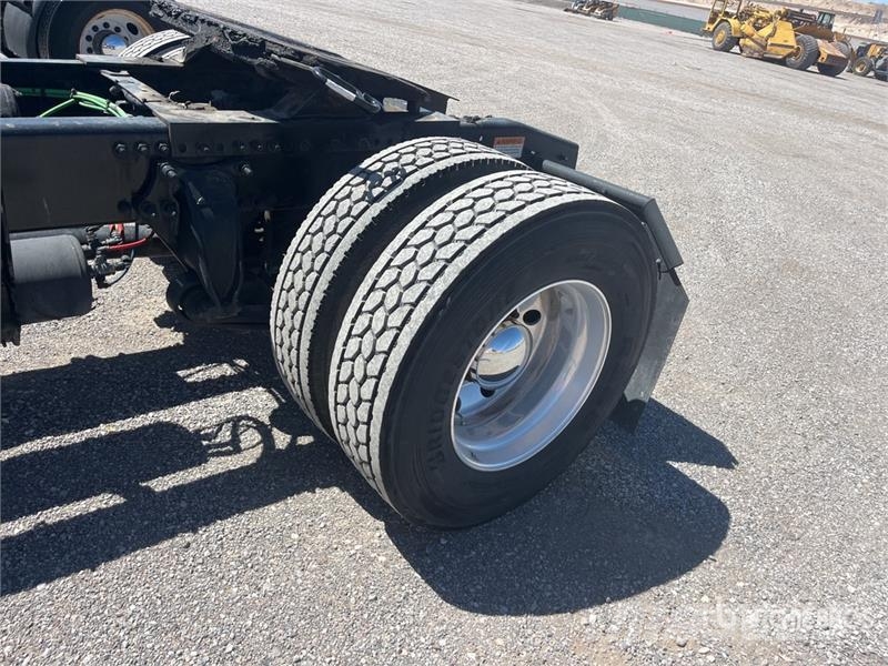 Freightliner M2 106 Tracteur routier