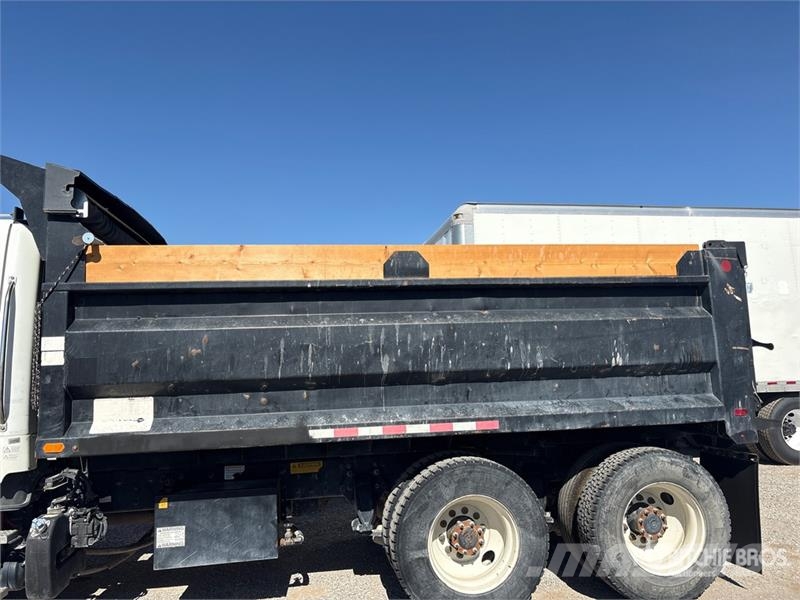 Freightliner M2 106 شاحنات قلابة