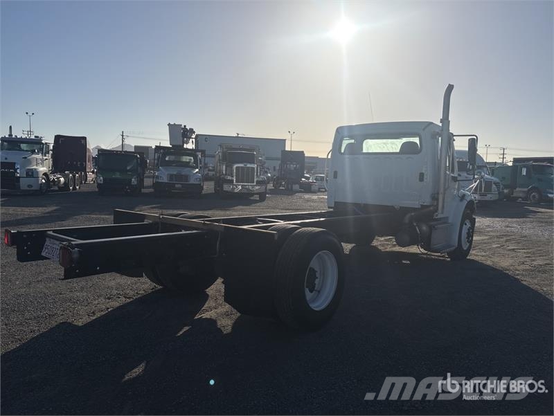 Freightliner M2 106 Cabinas