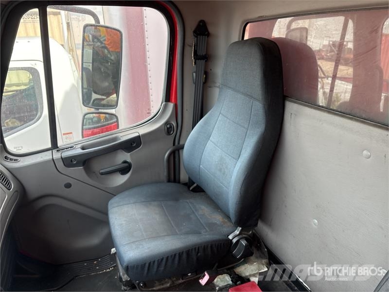 Freightliner M2 106 شاحنات بدرجة حرارة قابلة للضبط