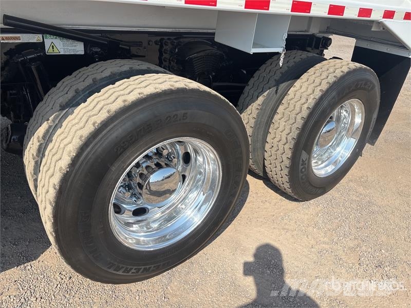 Freightliner M2 106 Kiper tovornjaki
