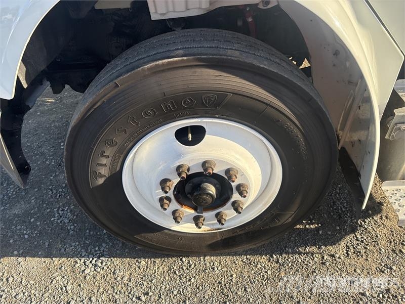Freightliner M2 106 Cabinas