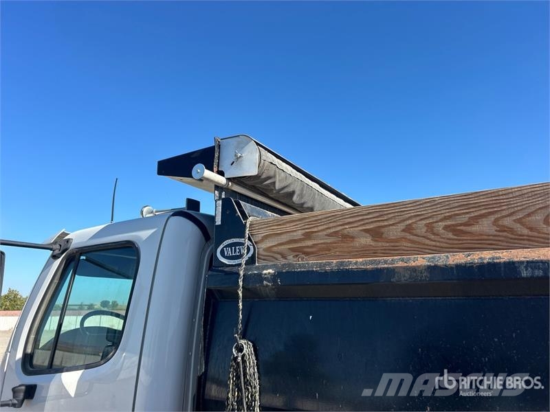 Freightliner M2 106 شاحنات قلابة