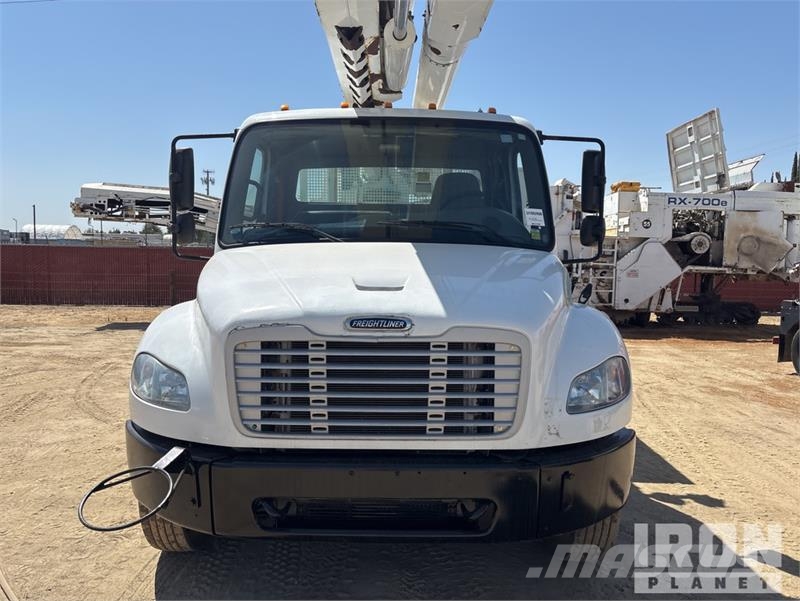 Freightliner M2 106 Autoplošiny