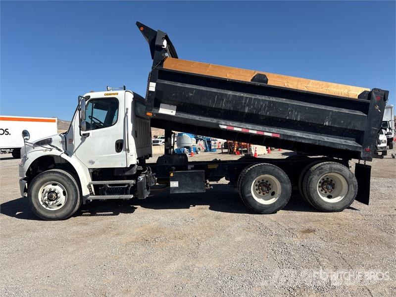 Freightliner M2 106 شاحنات قلابة