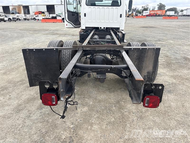 Freightliner M2 106 Cabins and interior