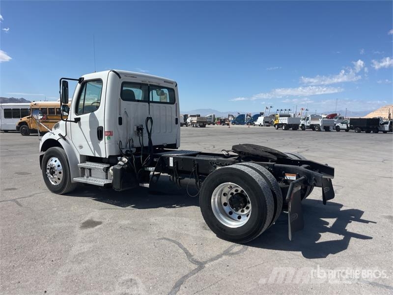 Freightliner M2 106 트랙터 유닛