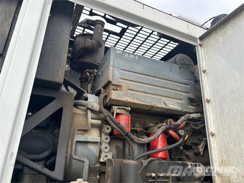 Freightliner M2 106 Camion balayeur
