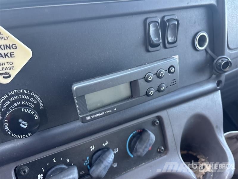 Freightliner M2 106 溫控卡車