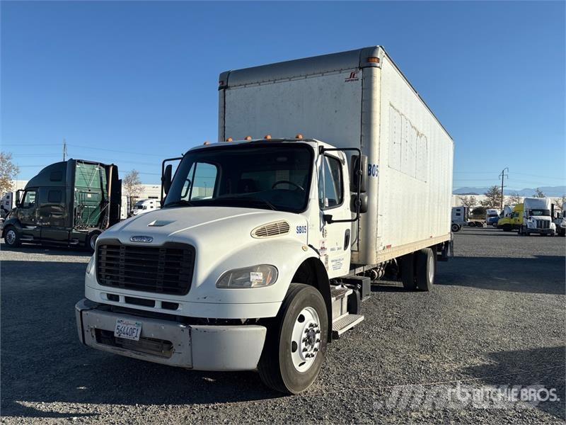Freightliner M2 106 شاحنات ذات هيكل صندوقي