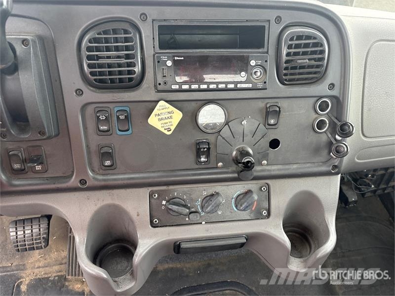 Freightliner M2 106 Cabins and interior