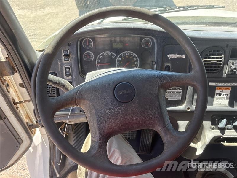 Freightliner M2 106 Kamioni za vodu