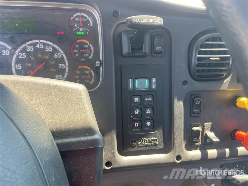 Freightliner M2 106 Tracteur routier
