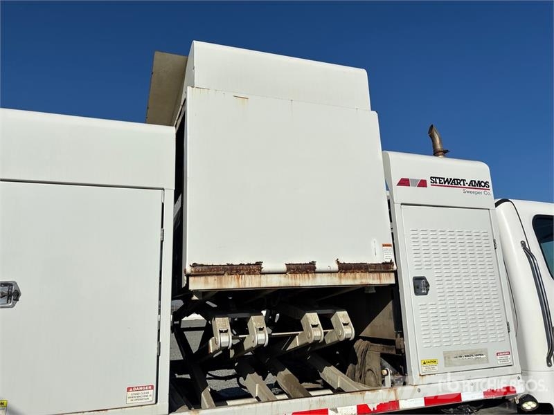 Freightliner M2 106 Pometalni stroji