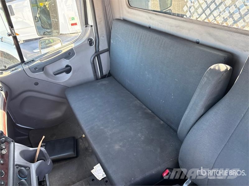 Freightliner M2 106 Kamioni sa otvorenim sandukom