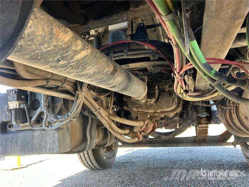 Freightliner M2 106 شاحنات قلابة